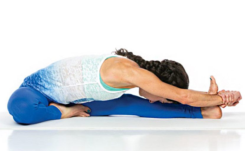 পিরিয়ডের সময় পেট ব্যথা দূর করুন ২টি যোগাসনের সাহায্যে!